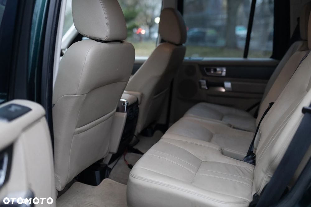 Land Rover Discovery 3.0D V6 HSE - 11