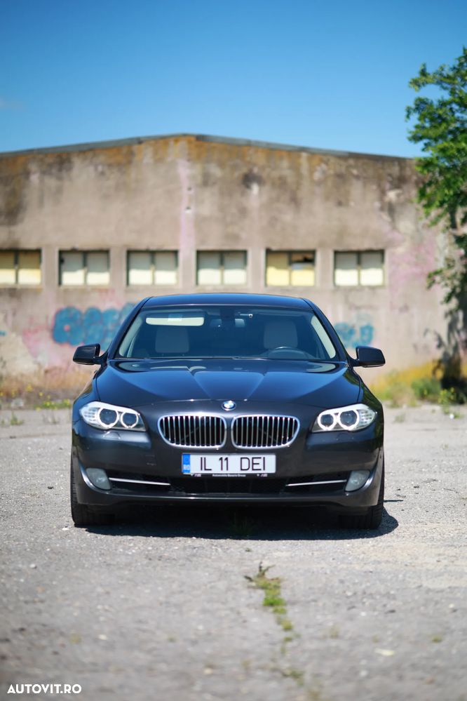 BMW Seria 5 525d xDrive - 8