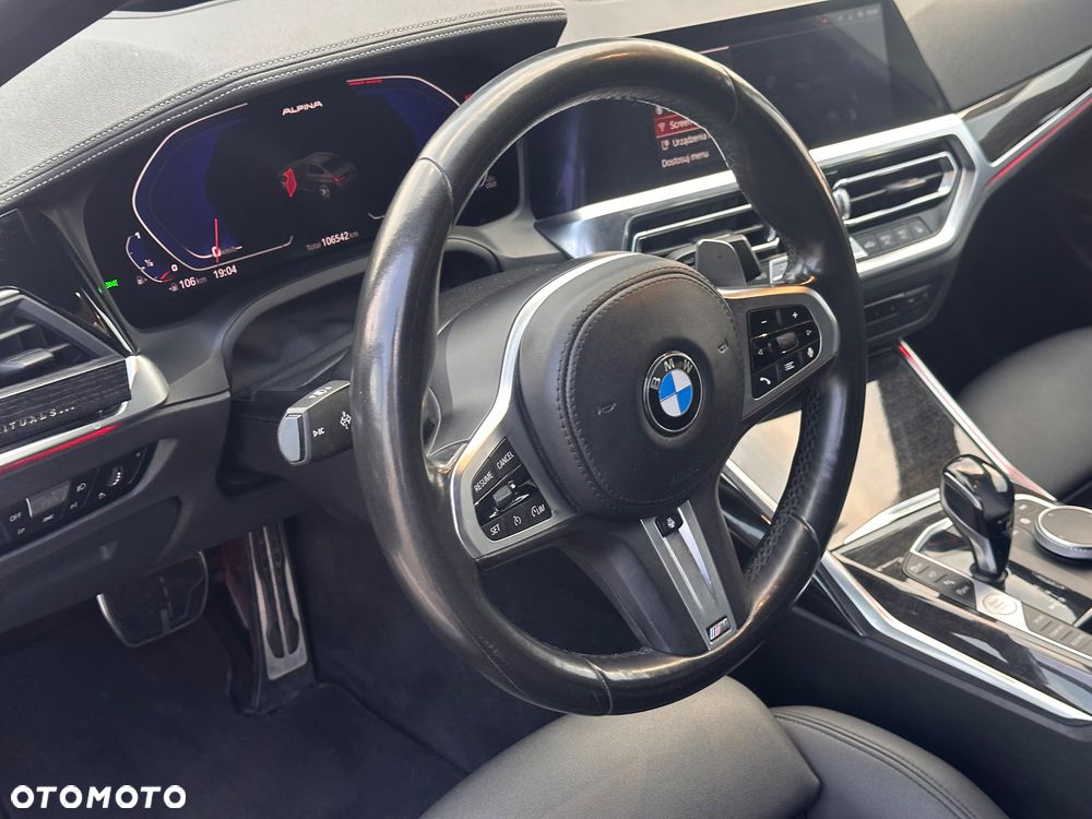 BMW Seria 3 330i xDrive M Sport - 24
