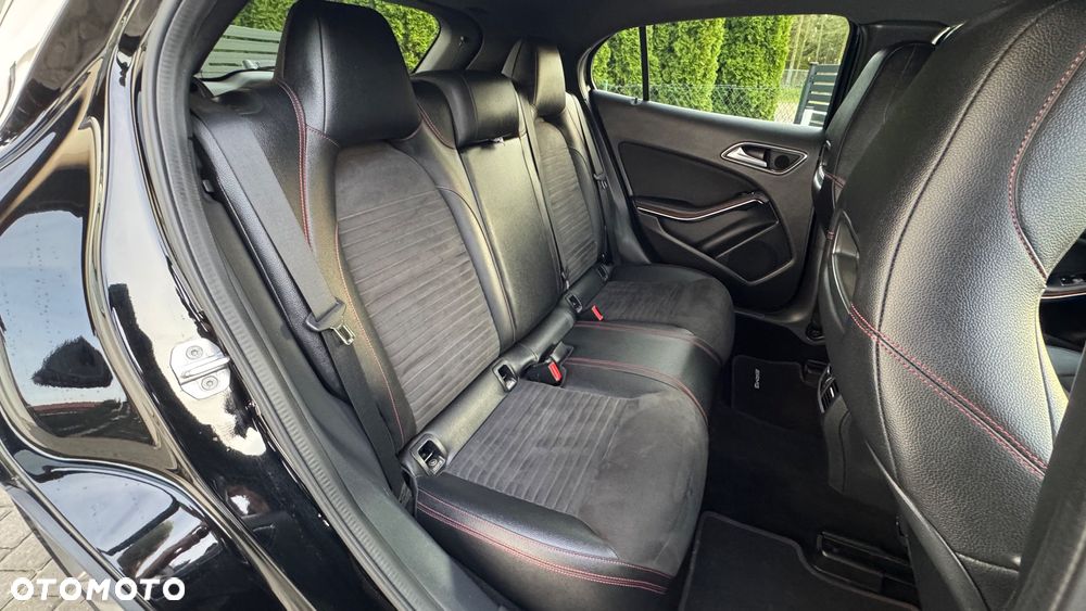 Mercedes-Benz GLA 200 (CDI) d 4Matic 7G-DCT AMG Line - 23