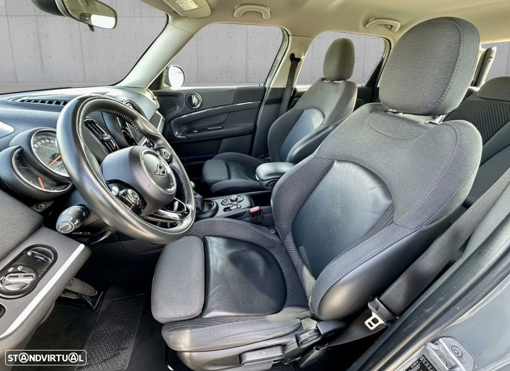 MINI Countryman Cooper SE ALL4 Auto - 11