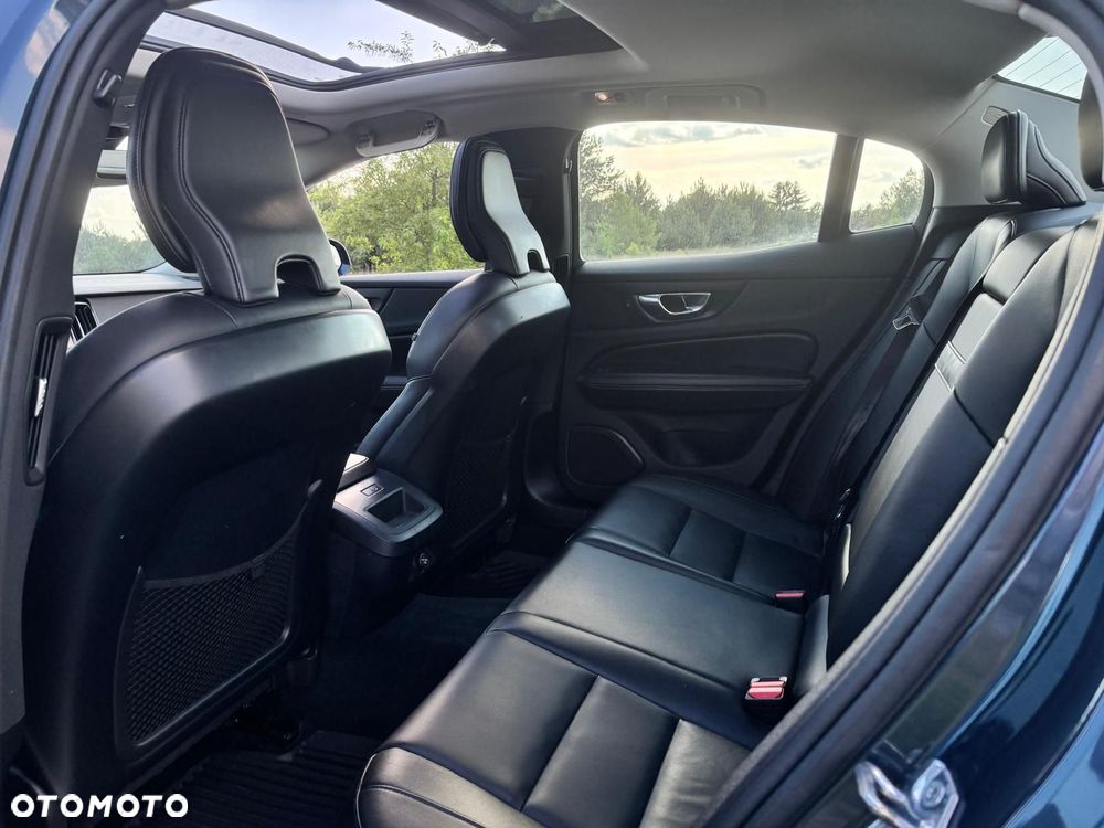 Volvo S60 T6 AWD Momentum Pro - 13