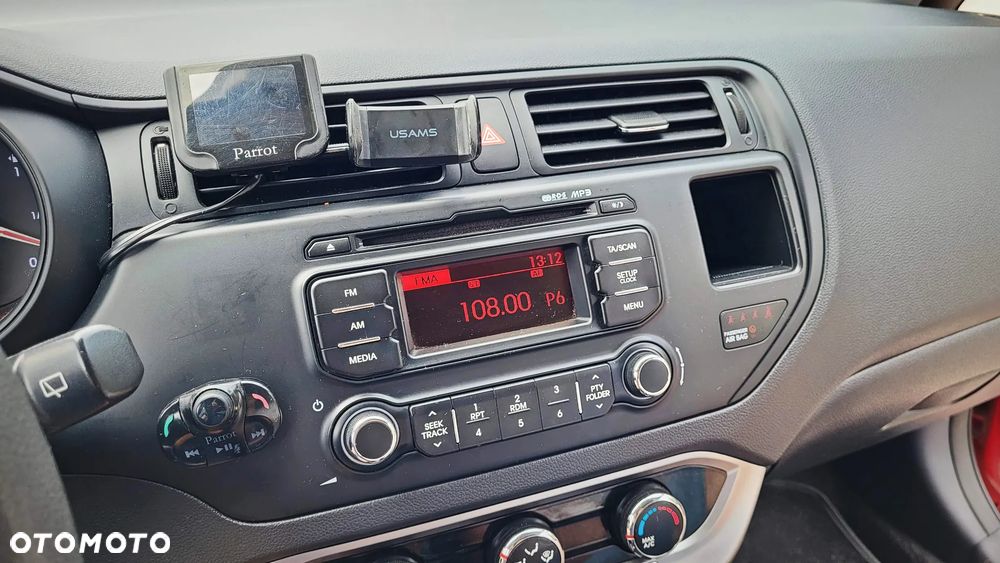 Kia Rio - 9