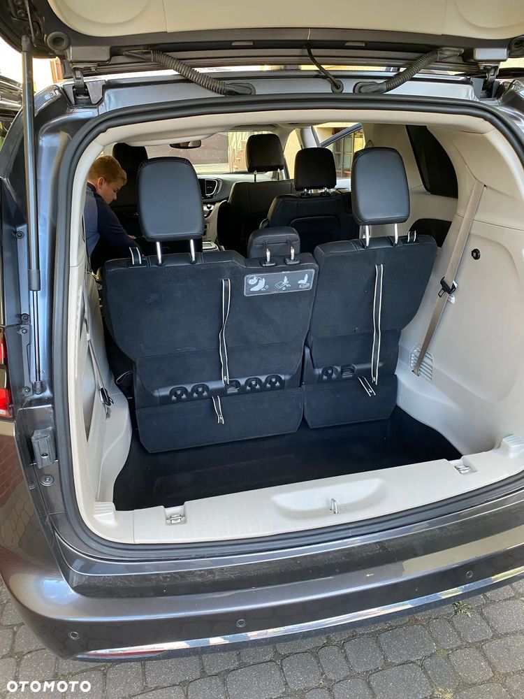 Chrysler Pacifica - 4