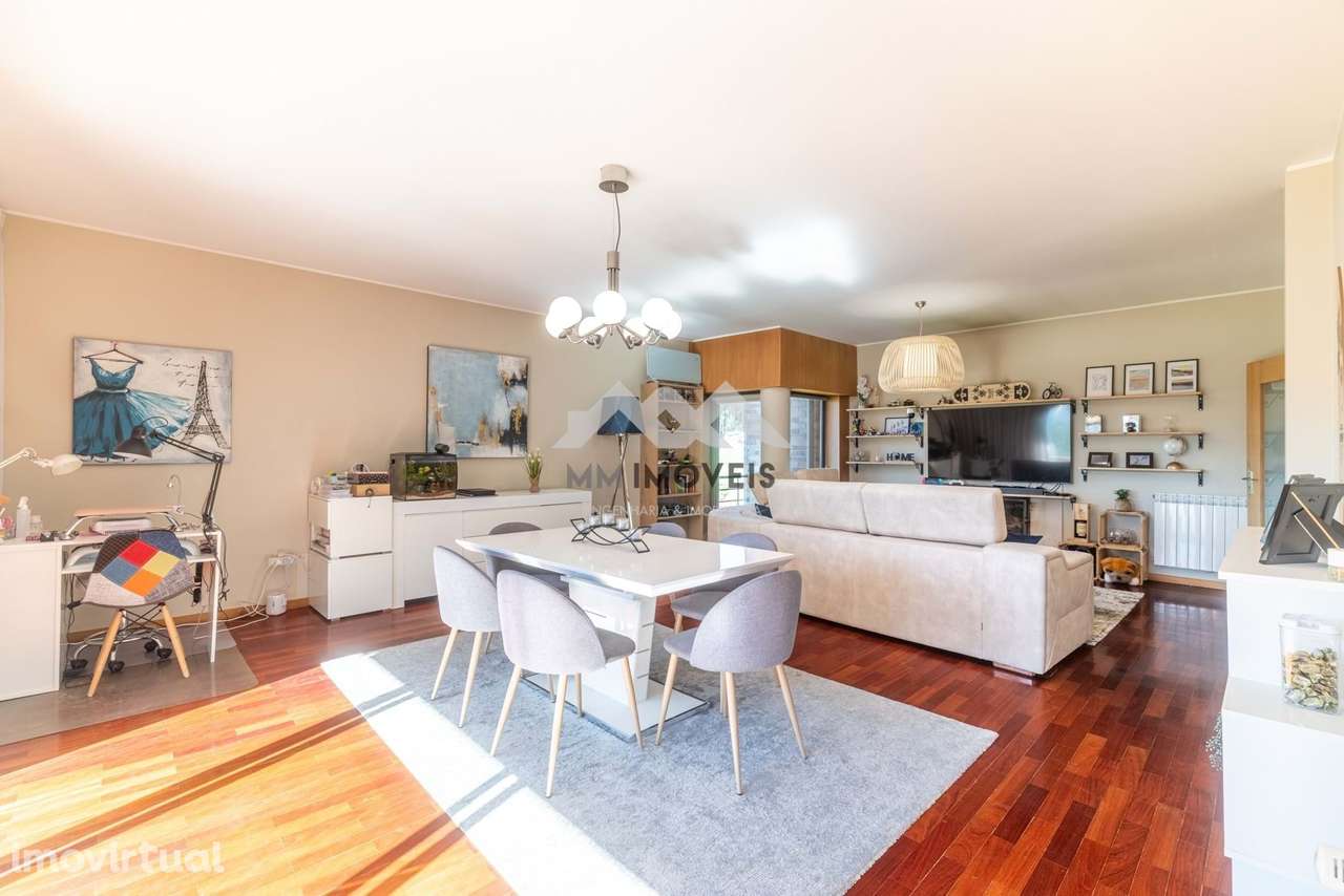 Apartamento T3 | Maia | Último Piso | 208m2 | Duas Varandas | Renovado - Grande imagem: 3/36