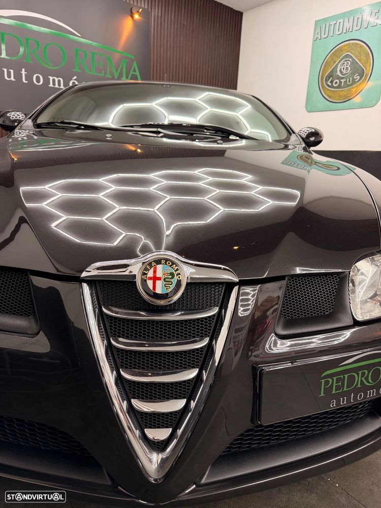 Alfa Romeo GT 1.9 JTD M-JET Distinctive - 8