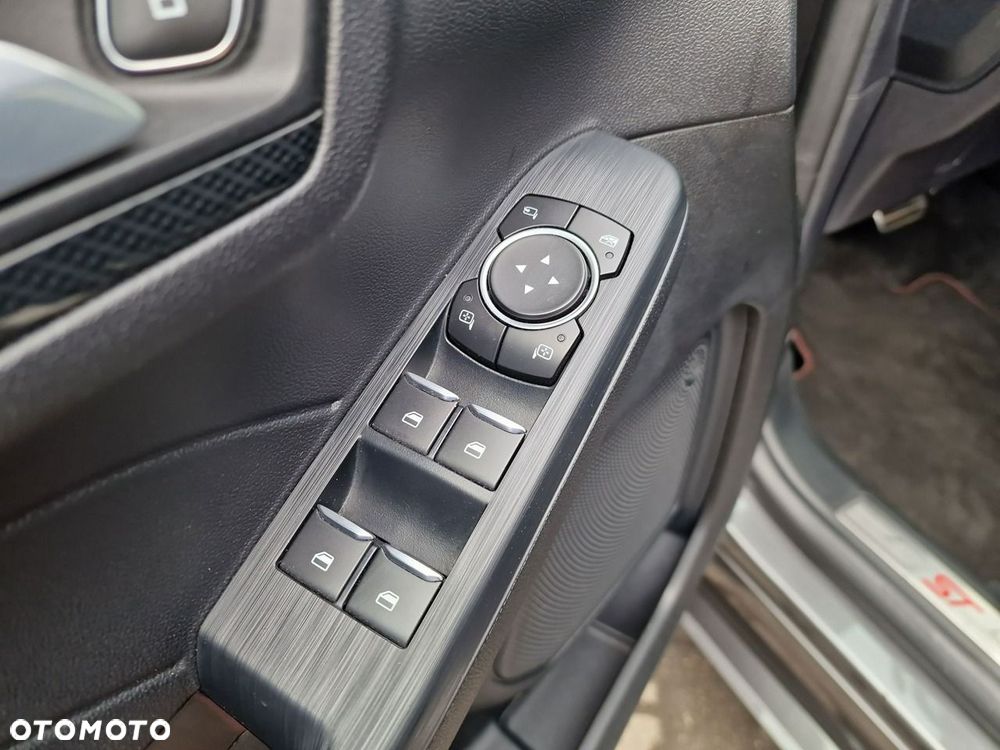 Ford Kuga 2.0 EcoBlue 4x4 ST-LINE X - 40