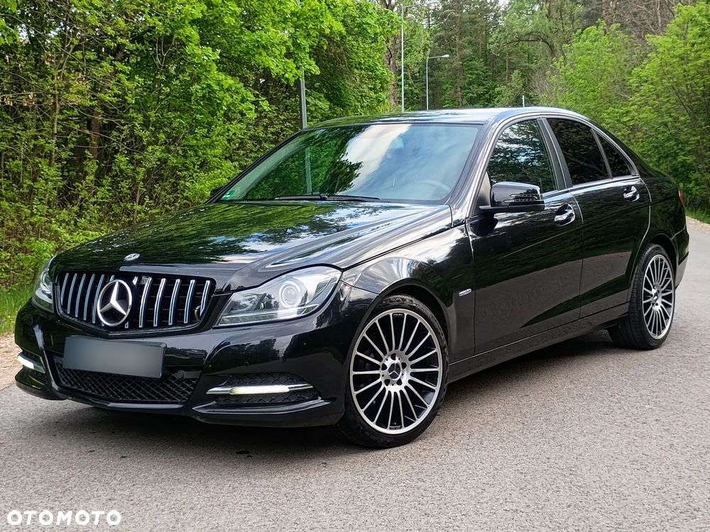 Mercedes-Benz Klasa C 180 BlueEFFICIENCY Elegance - 9