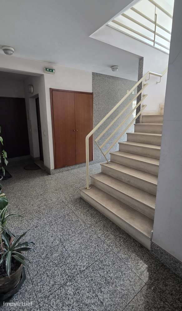 Apartamento T3 c/ garagem - Grande imagem: 4/21