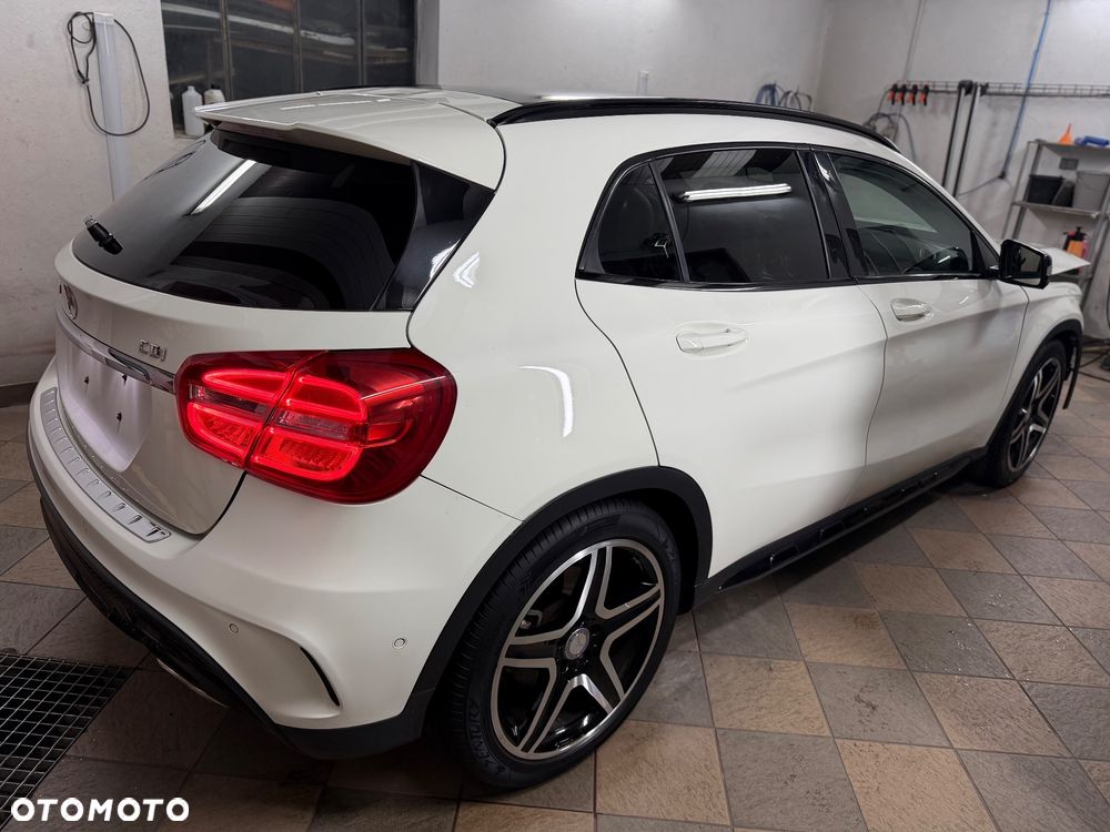Mercedes-Benz GLA 220 CDI 7G-DCT AMG Line - 1