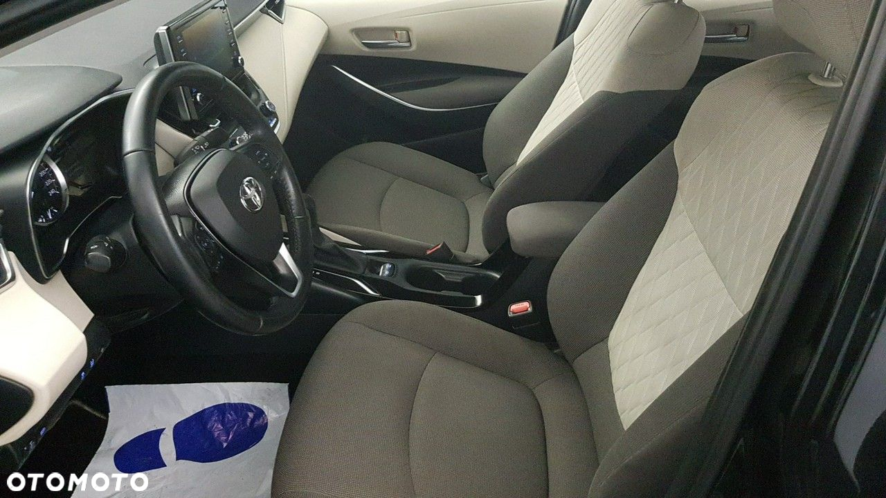 Toyota Corolla - 22