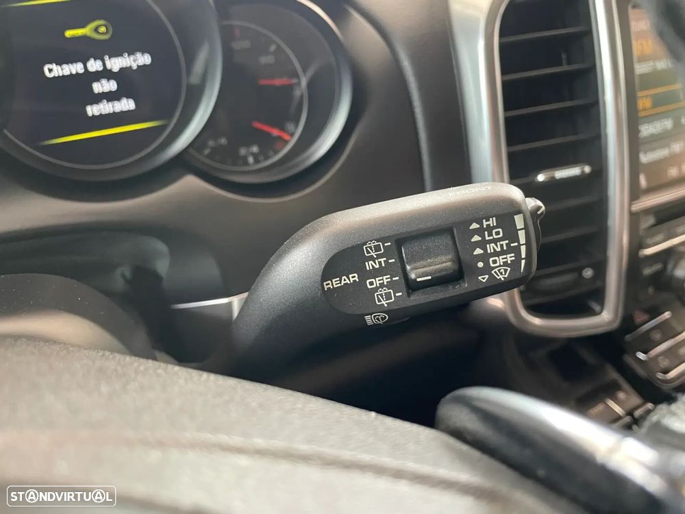 Porsche Cayenne - 23