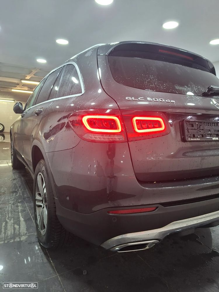 Mercedes-Benz GLC 300 de 4Matic 9G-TRONIC AMG Line - 4