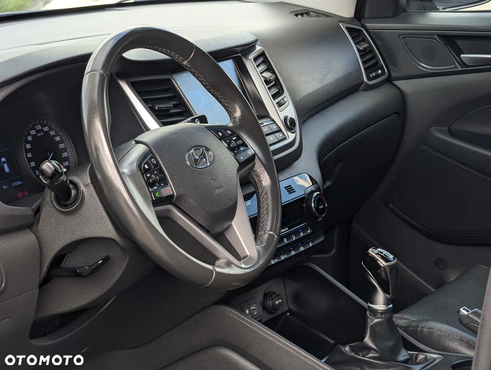 Hyundai Tucson 1.7 CRDI BlueDrive Style 2WD - 23