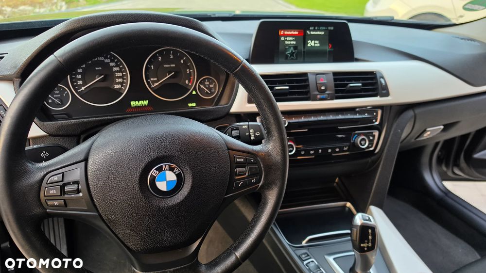 BMW Seria 3 320d xDrive Advantage sport - 16