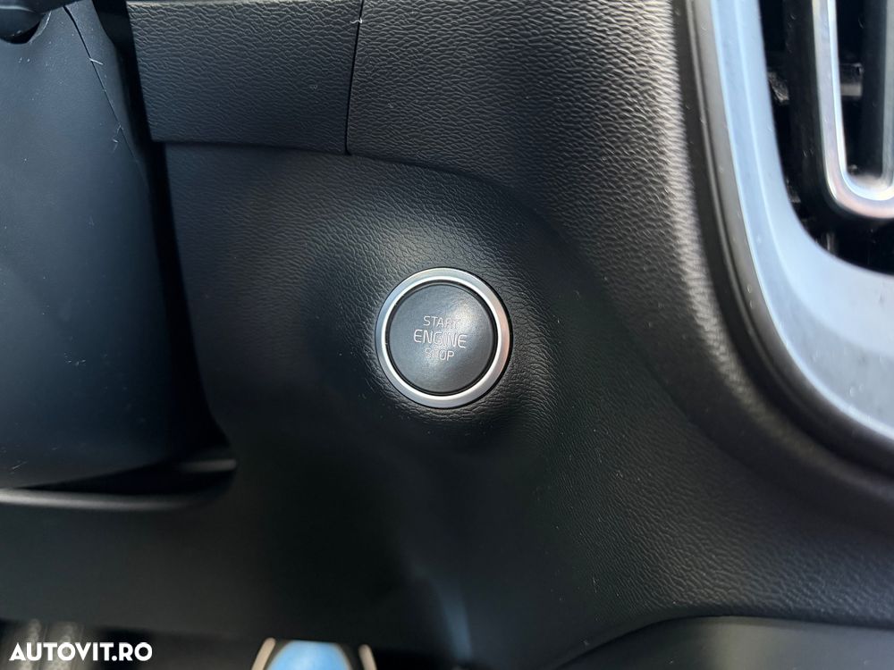 Volvo XC 40 B3 AT FWD MHEV Core - 26