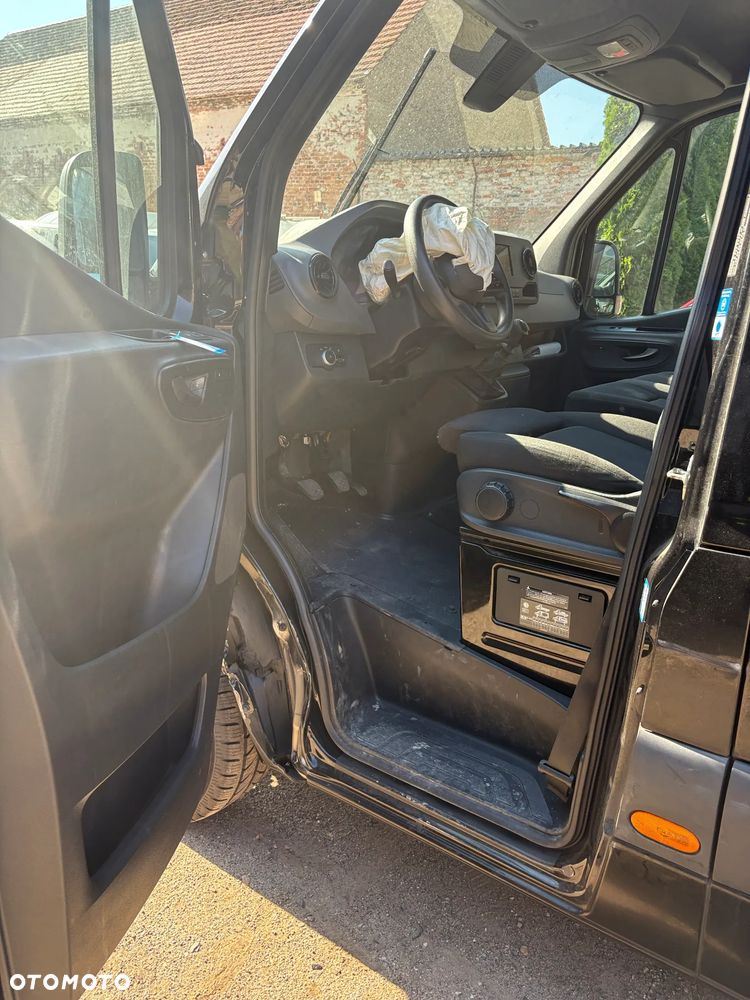 Mercedes-Benz Sprinter - 16