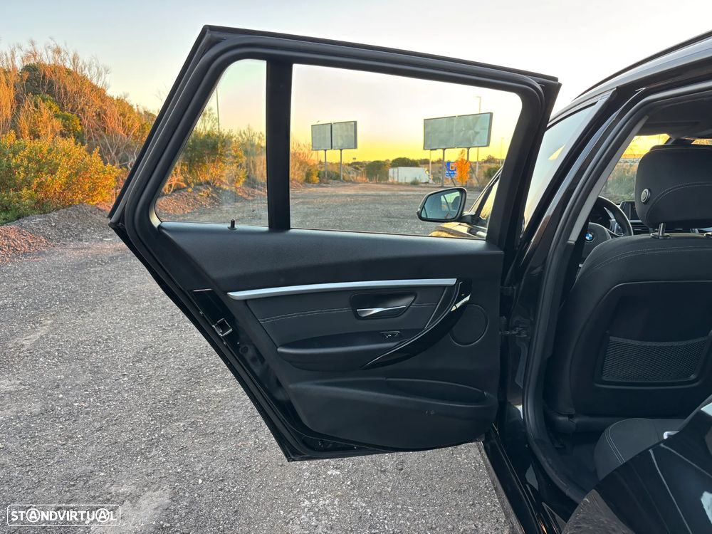 BMW 320 d Touring ED Line Sport Shadow Auto - 29