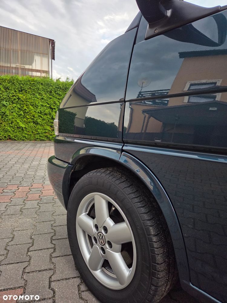 Volkswagen Multivan - 16