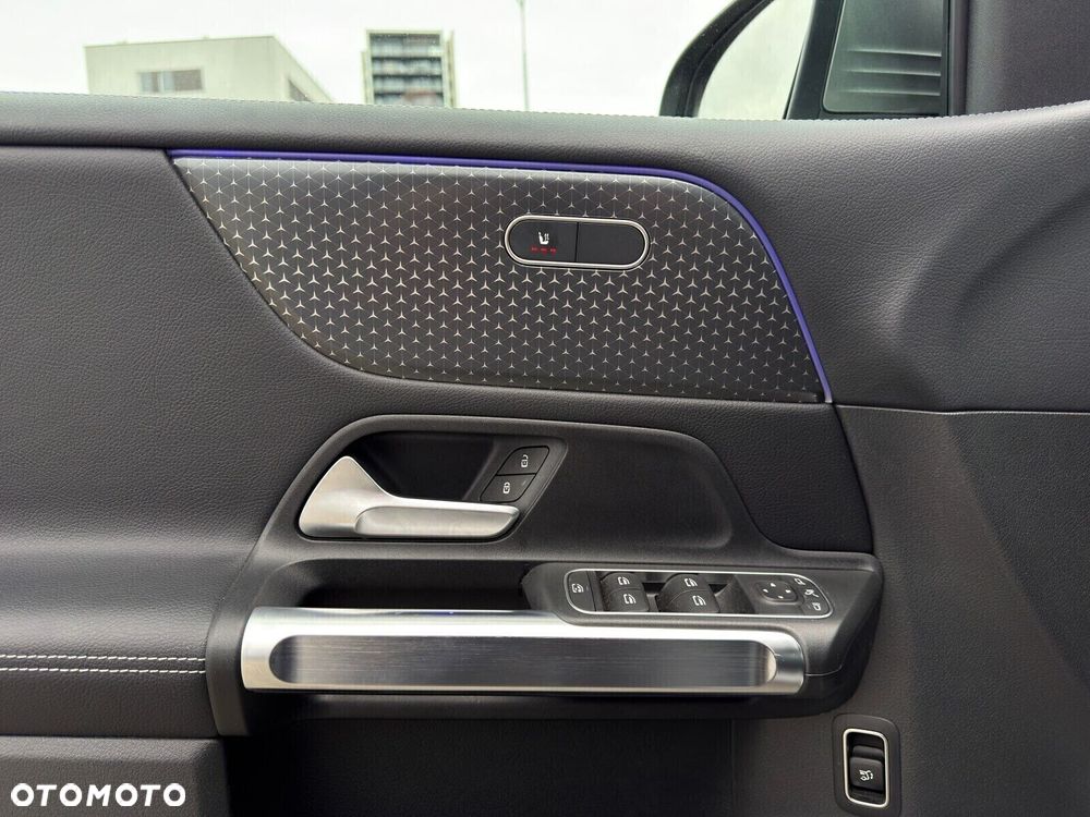 Mercedes-Benz GLB - 15