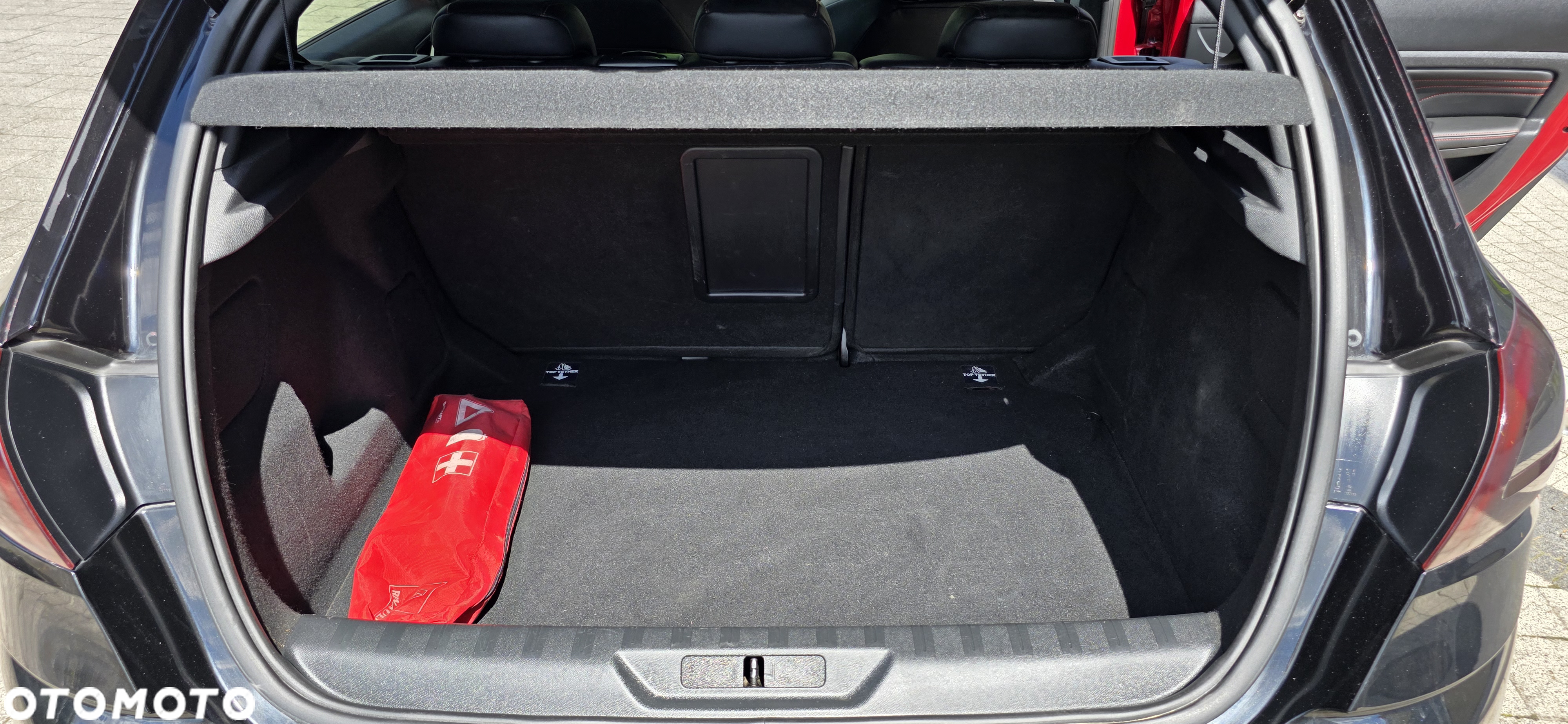 Peugeot 308 1.6 e-THP GTi by Sport S&S - 26