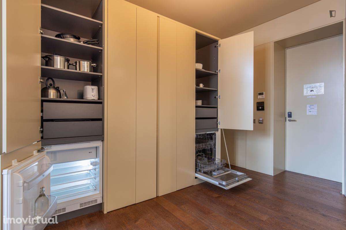 Estúdio - localizado em Cais do Sodré Lisbon - Grande imagem: 5/19