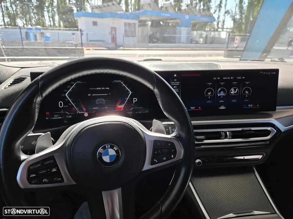 BMW 320 d Pack Desportivo M Pro Auto - 10