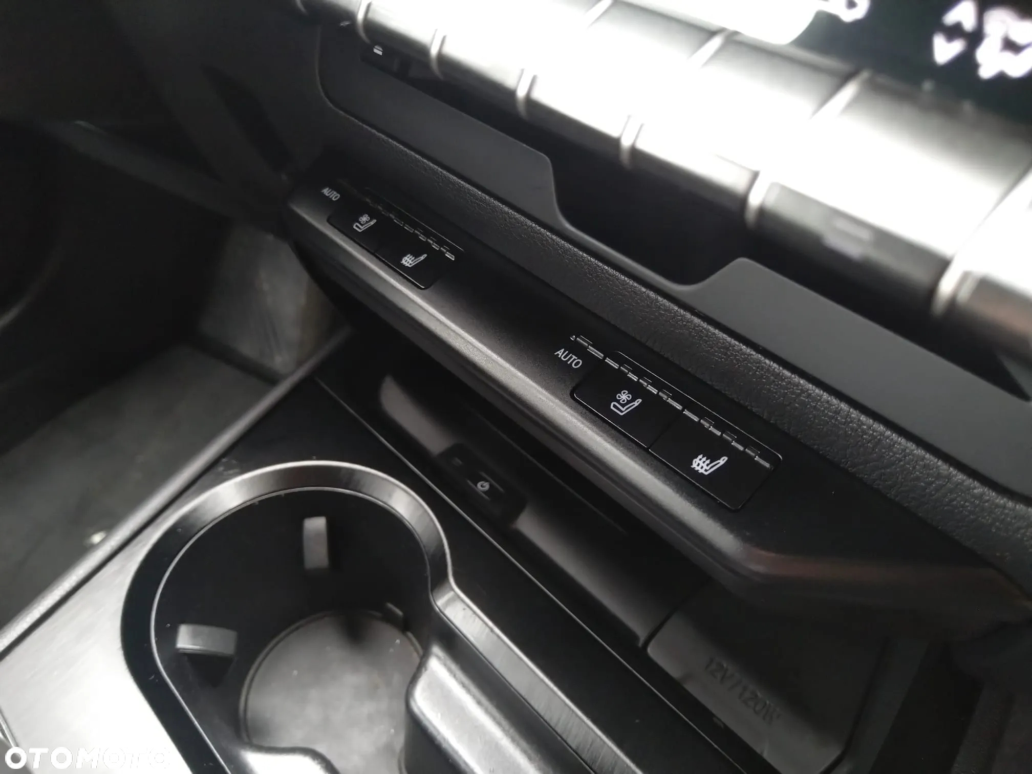 Lexus UX 250h GPF Business Edition AWD - 14