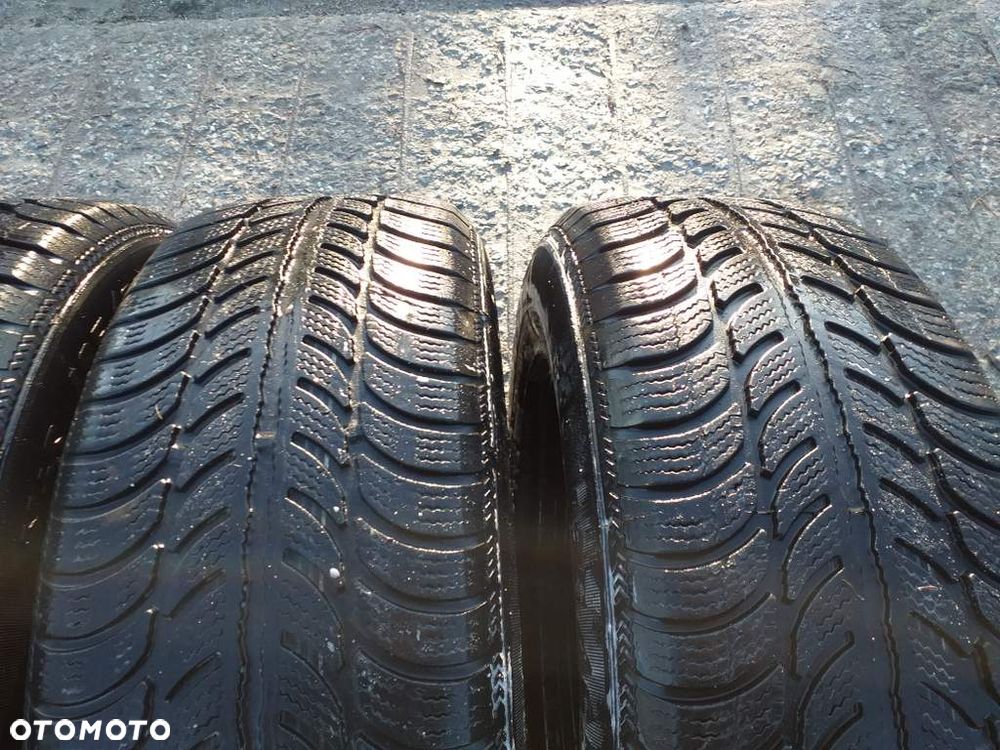 Koła Felgi 15 cali 5x114 kołpaki z oponami zimowymi Renault Megane - 6