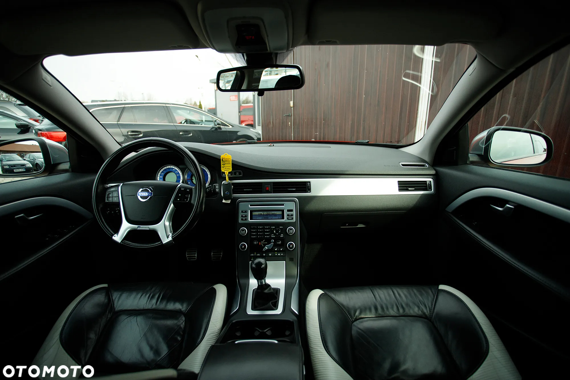 Volvo V70 2.5T R-Design Summum - 25