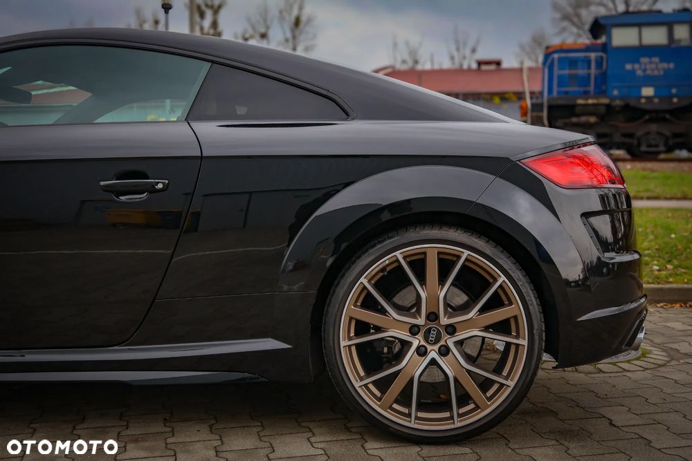 Audi TT S Coupé - 28
