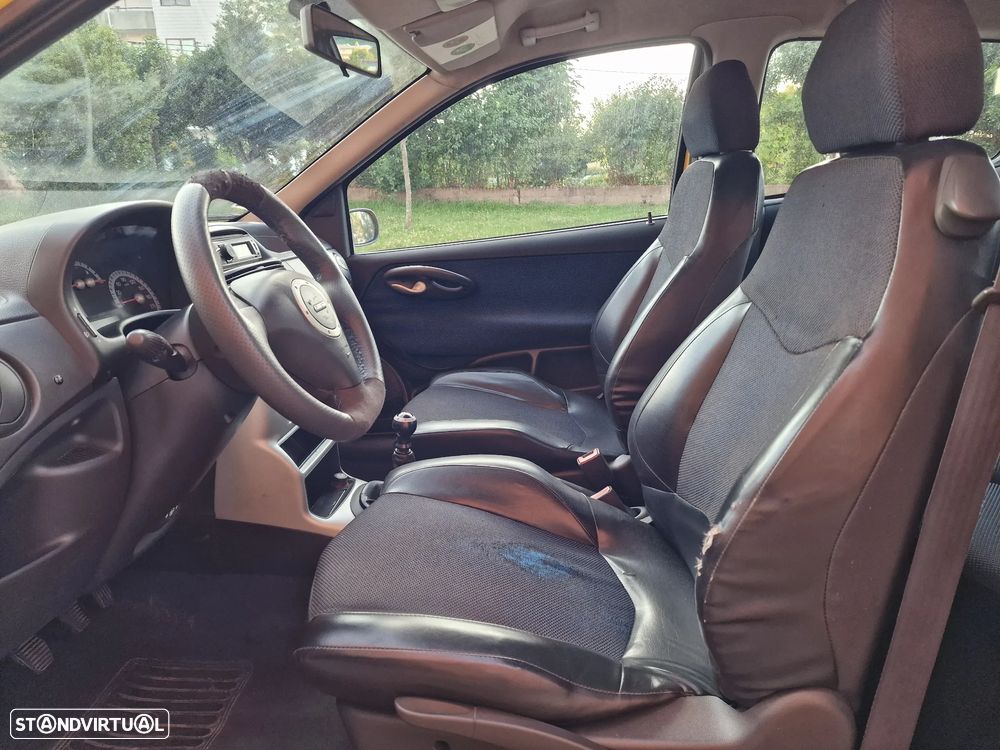 Fiat Punto 1.8 16V HGT - 11
