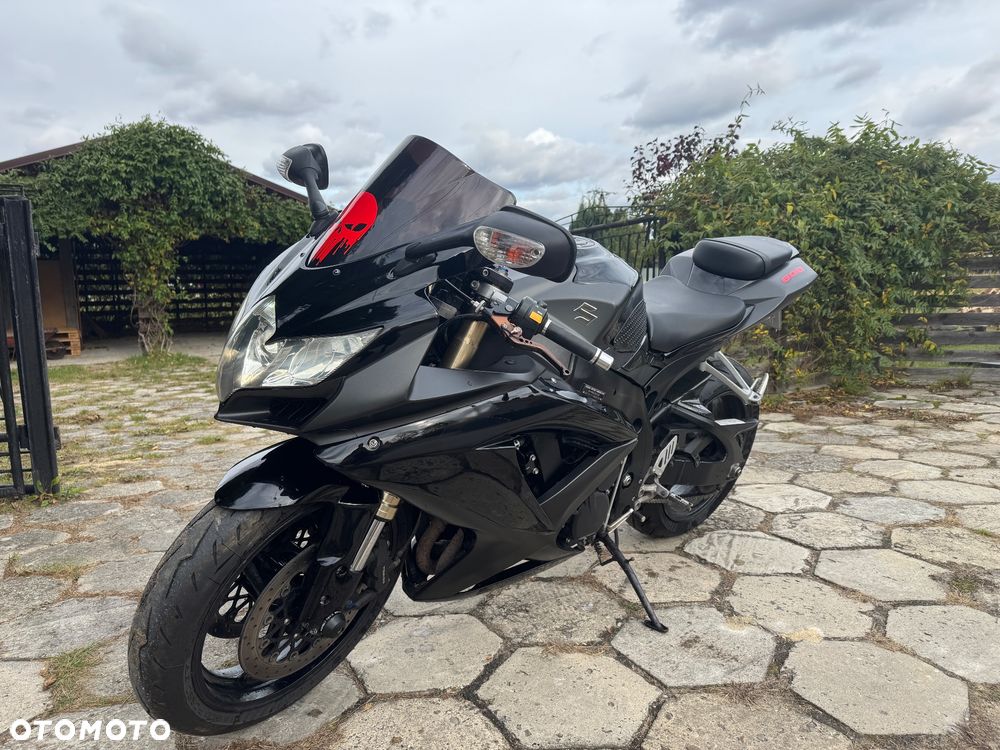 Suzuki GSX-R - 1