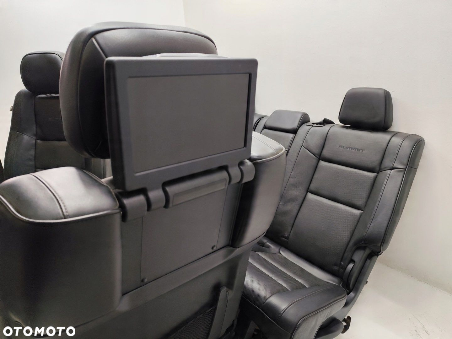 JEEP GRAND CHEROKEE WK2 SUMMIT FOTELE KANAPA MONITORY SKÓRA - 12