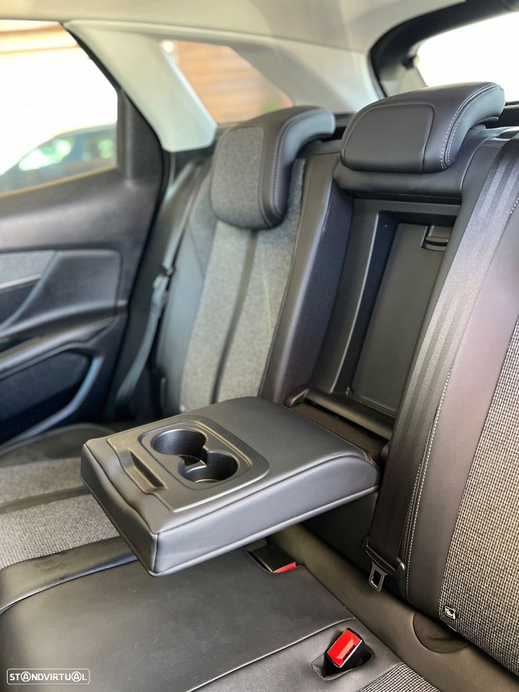 Peugeot 3008 1.5 BlueHDi Allure EAT8 - 13