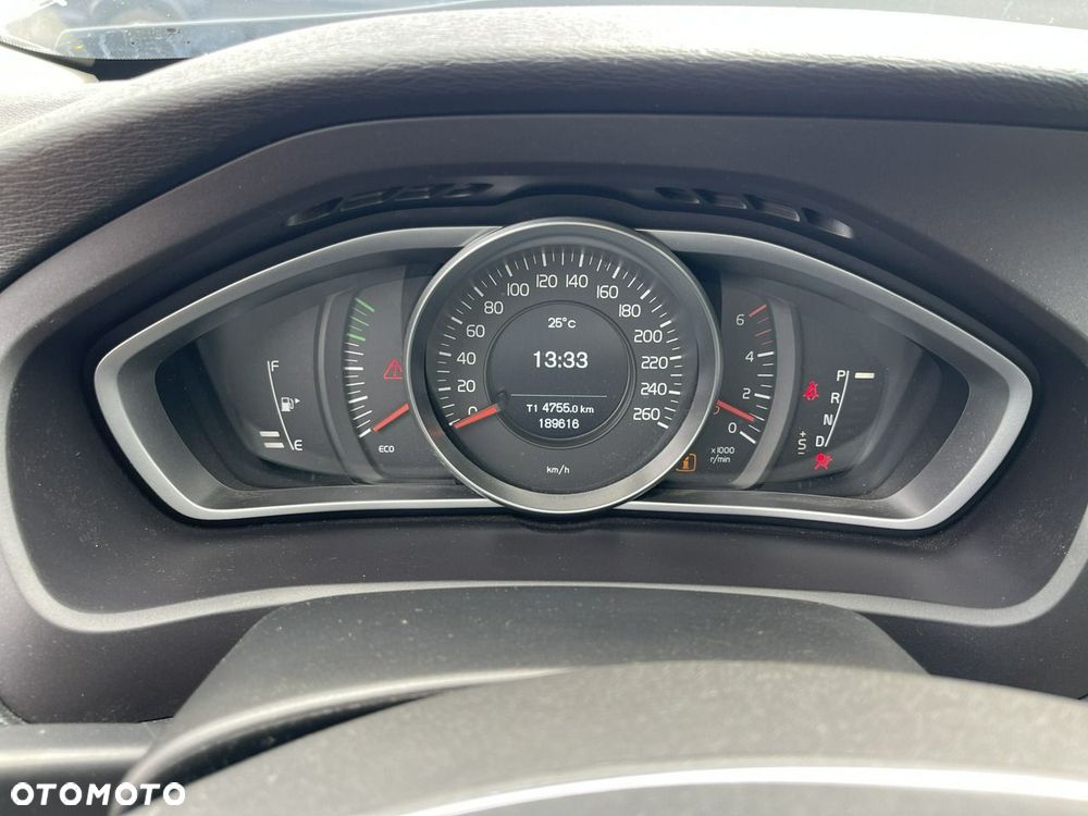 Volvo V40 D3 Drive-E SCR Momentum - 9