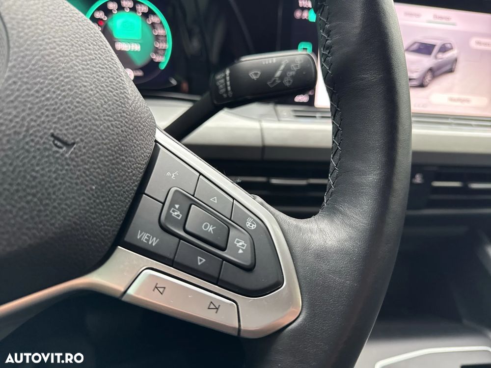 Volkswagen Golf 1.5 eTSI ACT DSG MHEV Life - 20