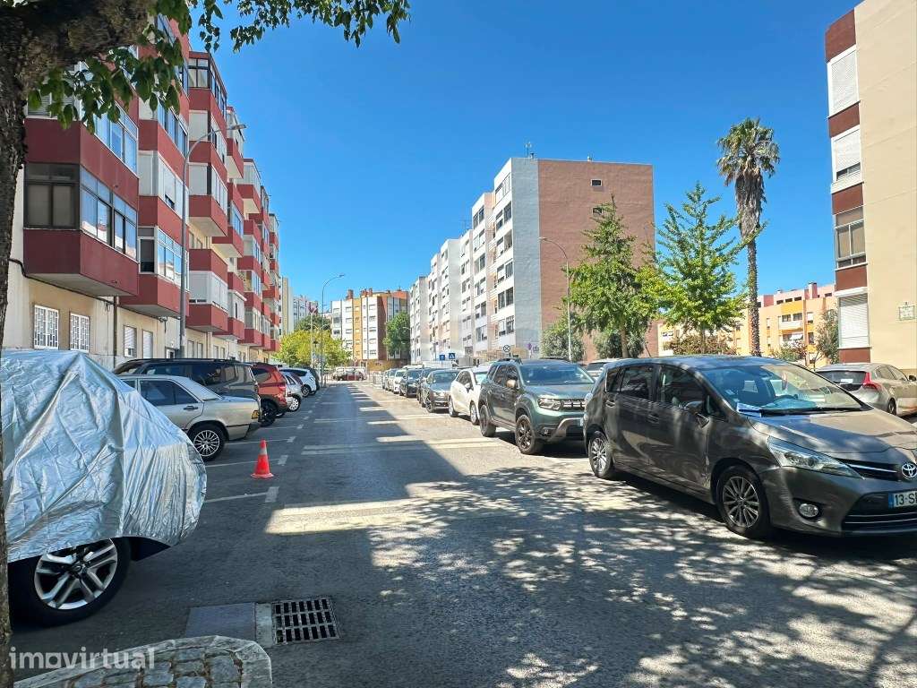 T3 Totalmente Remodelado | 2 WC | Garantia de 5 Anos | Damaia de Cima - Grande imagem: 2/28