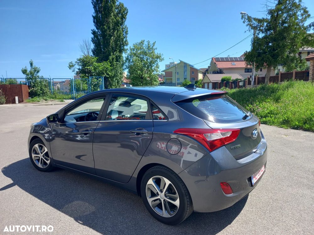Hyundai i30 blue 1.6 CRDi Style - 2