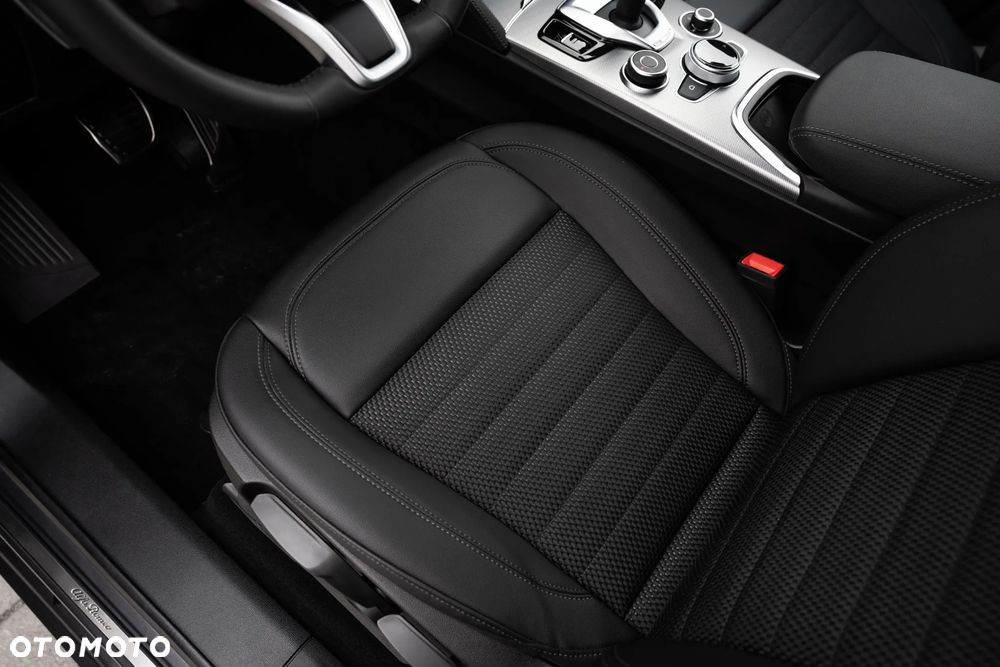 Alfa Romeo Stelvio 2.0 Turbo Sprint Q4 - 19