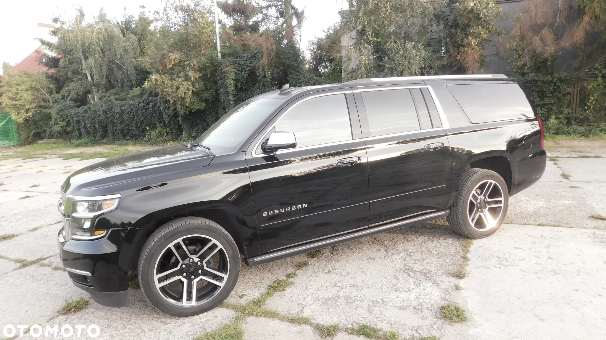 Chevrolet Suburban - 25