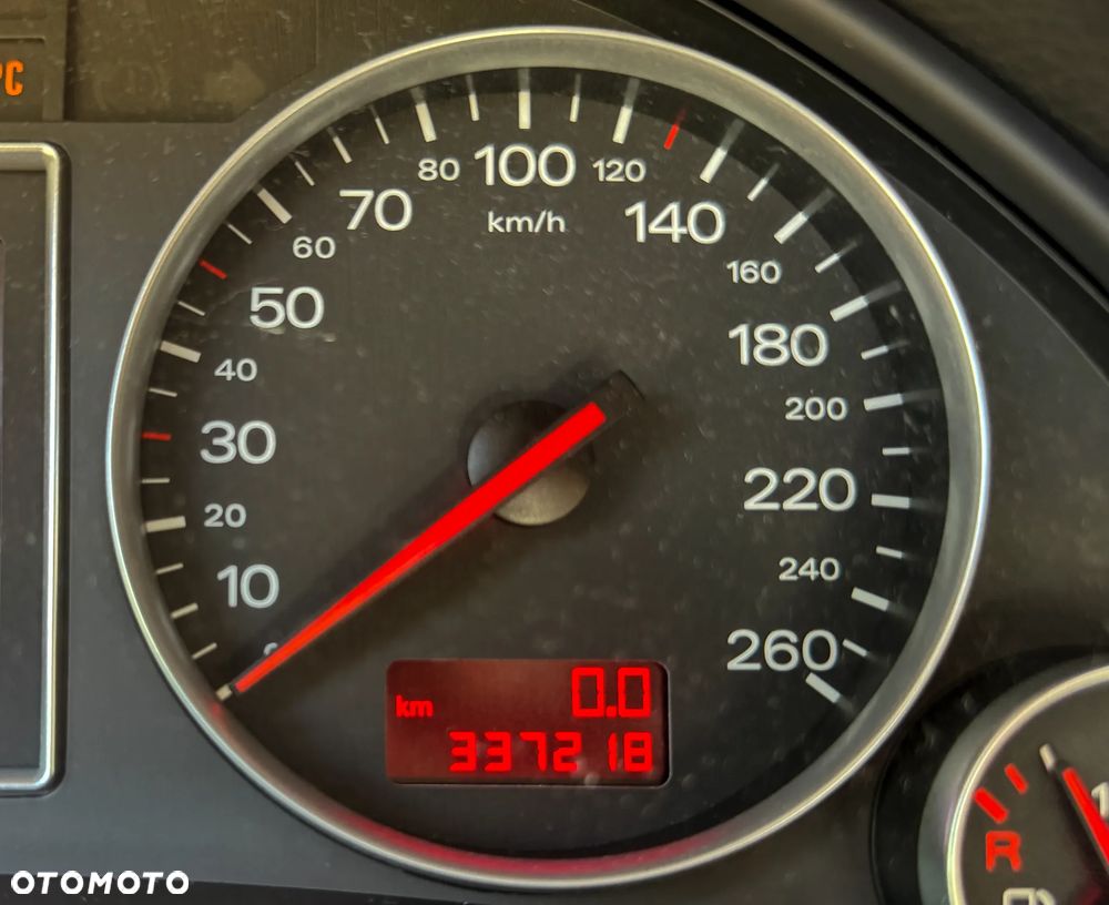 Audi A4 Limousine - 14