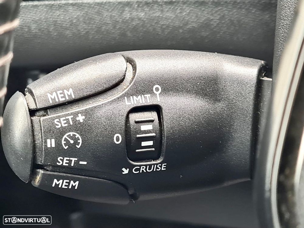 Peugeot 2008 PureTech 130 Allure Pack - 25
