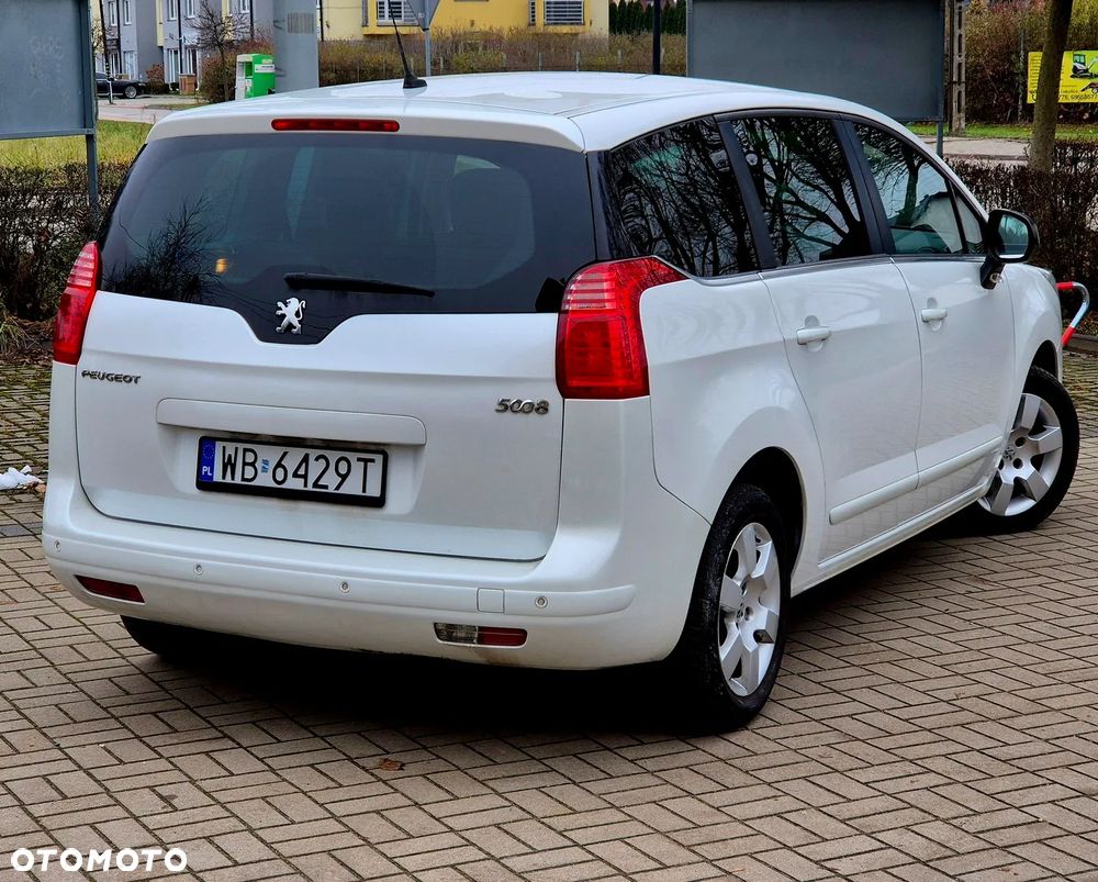 Peugeot 5008 - 8