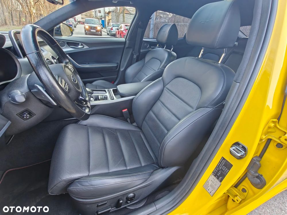 Kia Stinger 3.3 T-GDI AWD GT - 16