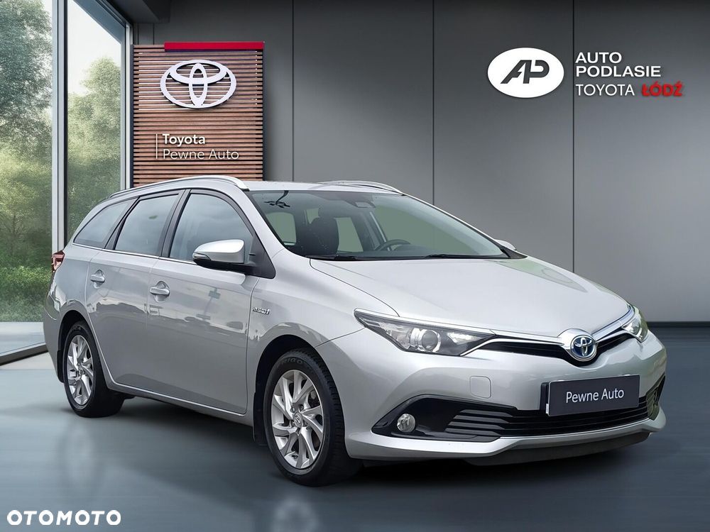 Toyota Auris Hybrid 135 Premium - 4