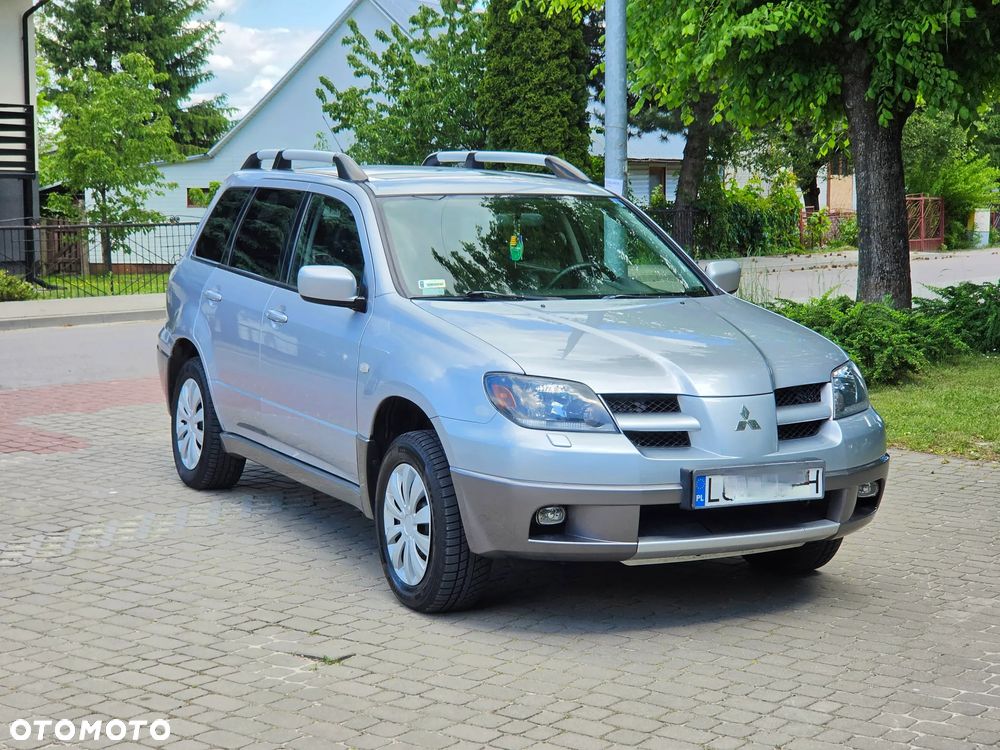 Mitsubishi Outlander 2.4 4WD Intense - 18