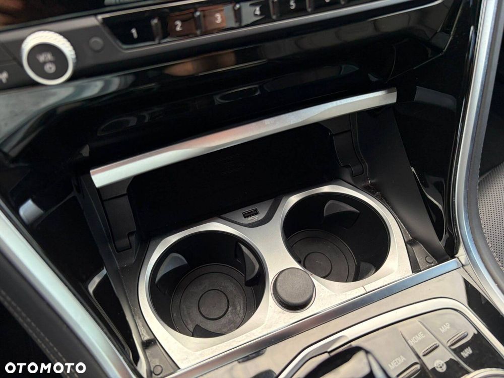 BMW Seria 8 M850i xDrive - 26