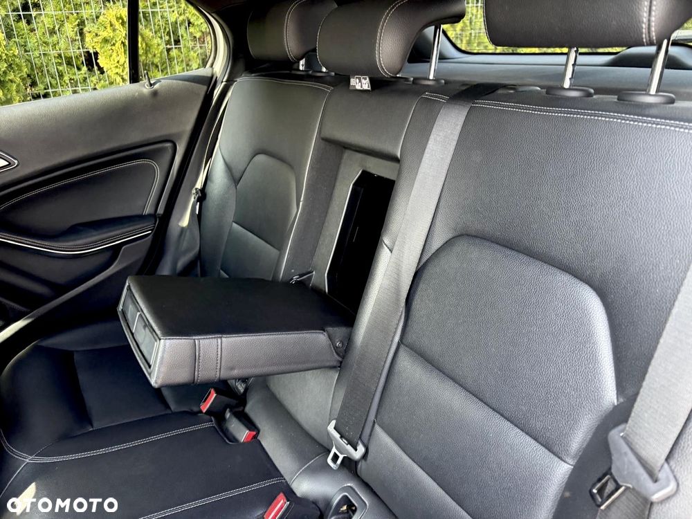 Mercedes-Benz GLA 250 4-Matic - 25