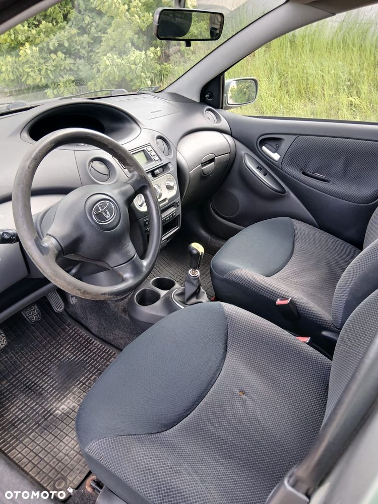 Toyota Yaris 1.0 Terra - 10